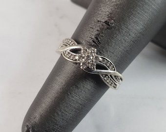 Womens Vintage Estate 10K White Gold Diamond Ring 2.3g E6403