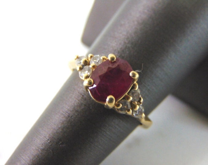 Womens Vintage Estate 14k Yellow Gold Ruby & Diamond Ring 3.2g E5798
