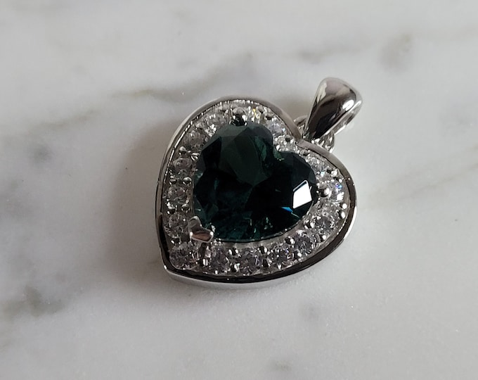 Womens Sterling Silver Modernist CZ Heart Pendant 4.9g E2889