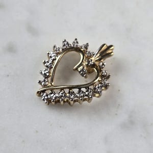 Womens Vintage Estate 10K Yellow Gold Diamond Heart Pendant 1.4g E3354