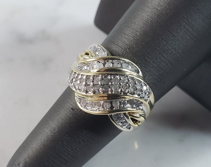Womens Vintage Estate 10K Gold Diamond Cluster Ring 4.7g #E2826