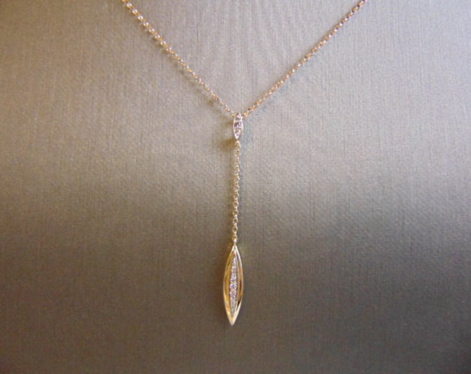 Womens Vintage Estate 14K Gold Necklace w/ Diamond Chip Pendant 2.9g #E3889