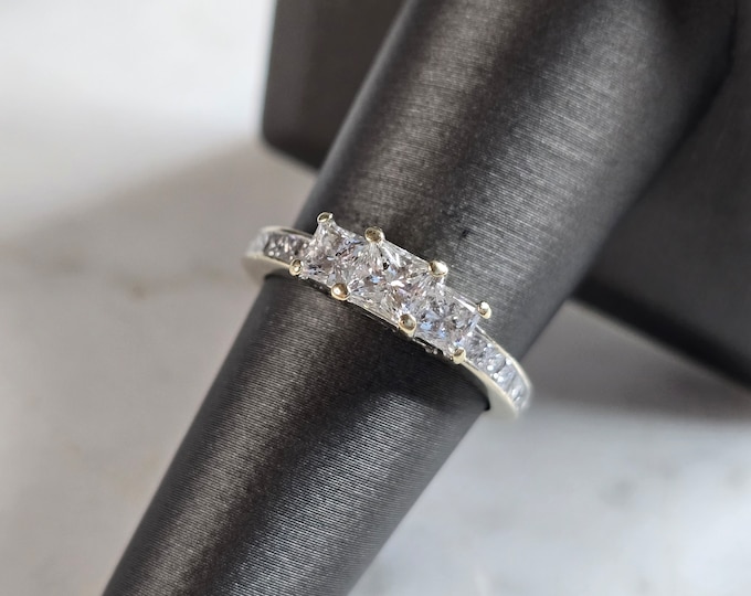 Womens Vintage Estate 14k White Gold Diamond Heart Ring 2.7g  E6169