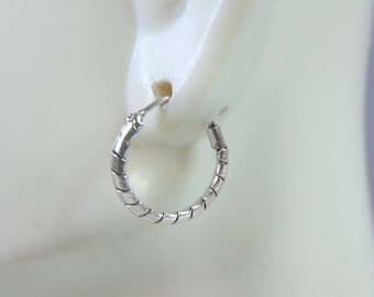 Womens Vintage Estate Sterling Silver Hoop Earrings 1.5g E1818