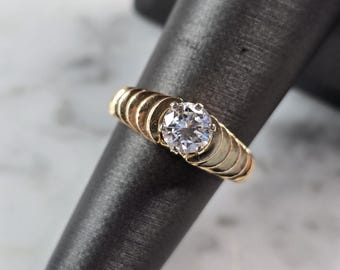 Womens Vintage Estate 14k Gold Diamond Stuller Ring 5.0g E1846