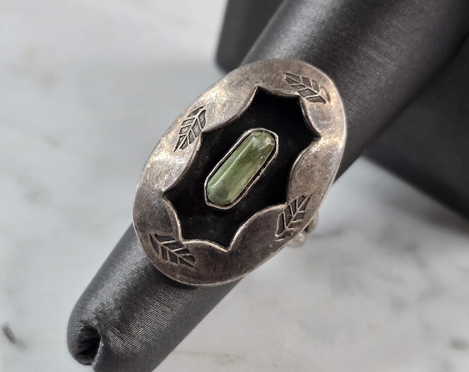 Womens Vintage Estate Sterling Silver Southwestern Jade ? Ring 7.9g E1678