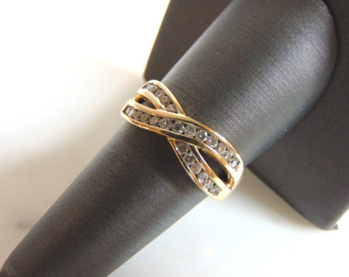 Womens Vintage Estate 14K Yellow Gold Diamond Ring 4.1g E968