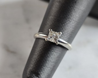 Womens Vintage Estate 14K White Gold Diamond Ring, 2.0g E6929