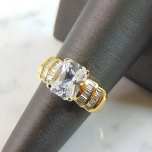 Womens Vintage Estate 18K Yellow Gold Diamond Ring 7.7g E2347
