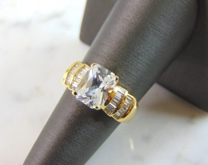 Womens Vintage Estate 18K Yellow Gold Diamond Ring 7.7g E2347