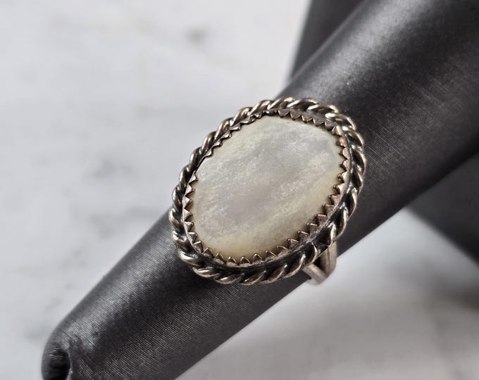 Womens Vintage Estate Sterling Silver Mother of Pearl Ring 5.2g E7813