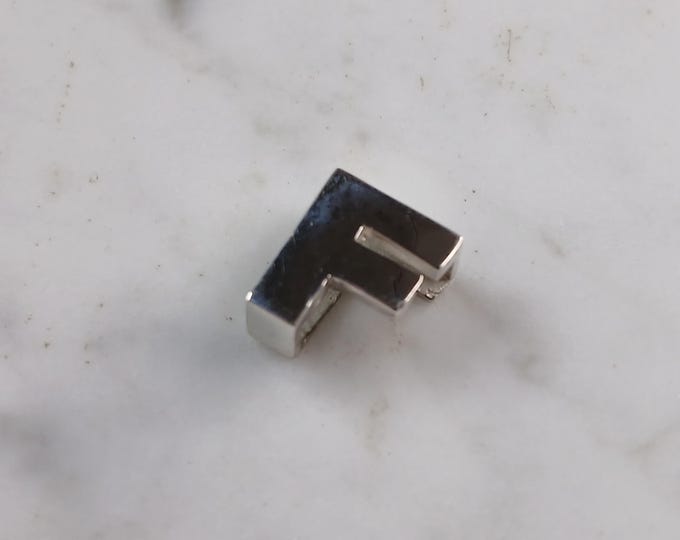 Womens Sterling Silver Initial Block Letter " F " Pendant 3.5g E5087