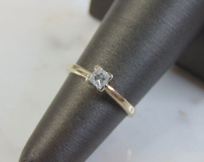 Vintage Estate Women's 14K White Gold, Diamond Ring, 1.8g E3240