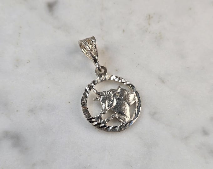 Womens Vintage Estate Sterling Silver Zodiac Taurus Pendant 1.2g E7692