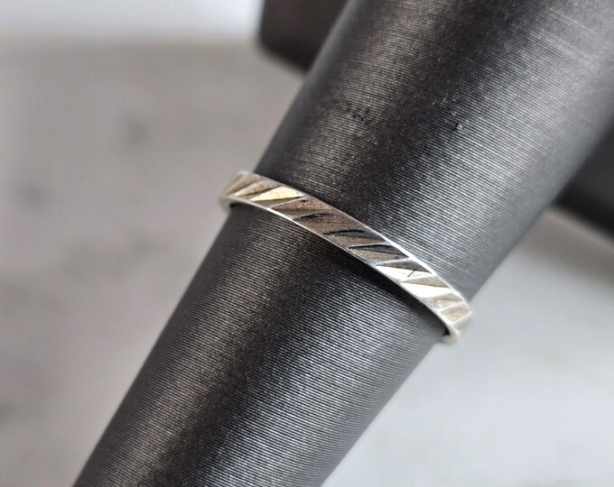Womens Vintage Estate Sterling Silver Modernist Ring 0.8g E7528