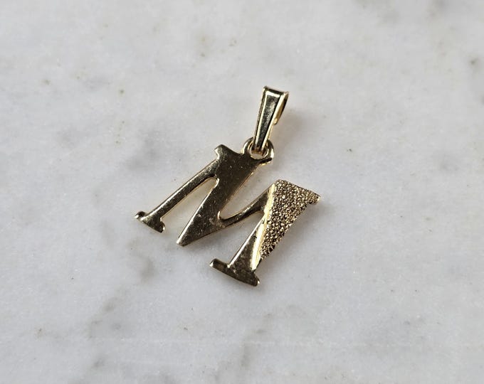 Womens Vintage Estate 10K Gold Initial Letter " M "  Charm Pendant 1.0g E7868