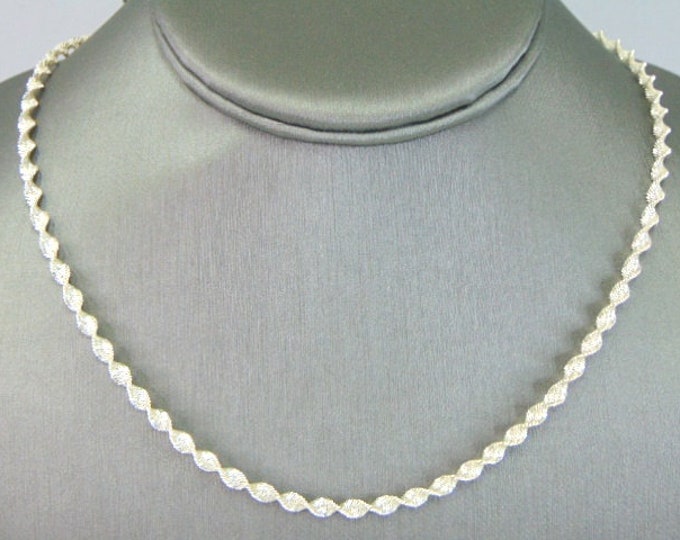 Womens Vintage Estate Sterling Silver Italian Necklace 9.4g E3125