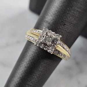 Womens Vintage Estate 10K Yellow Gold Diamond Ring 3.4g E3190