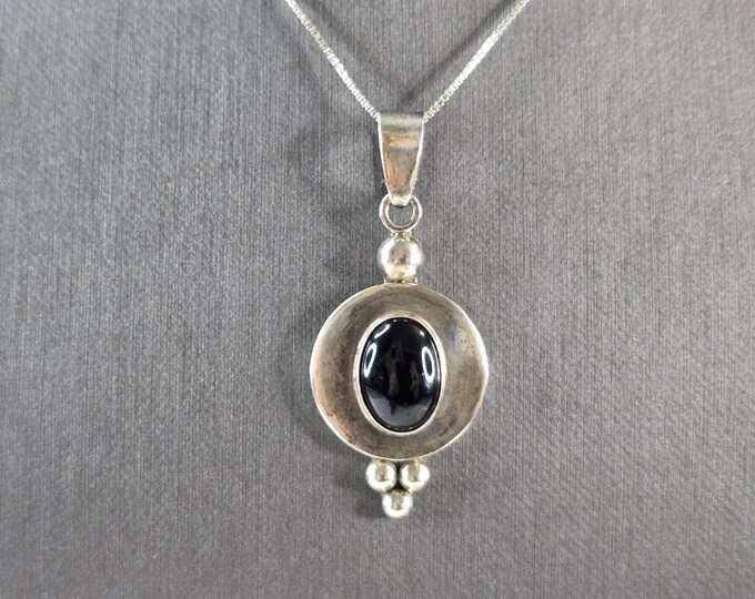Womens Vintage Estate Sterling Silver Onyx Pendant Necklace 13.8g E7999