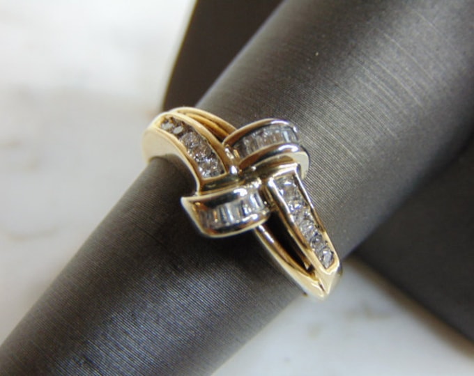 Womens Vintage Estate 14K Yellow Gold Diamond Ring 4.2g E2967