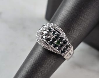 Womens Vintage Estate 10K White Gold Diamond Sapphire Buckle Ring 3.5g E1246