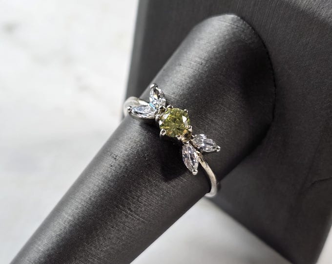 Womens Vintage Estate Sterling Silver Modernist Peridot Ring 2.6g E6758