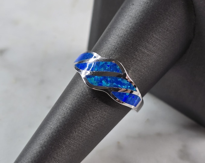 Womens Sterling Silver Modernist Blue Opal Ring 4.4g E3196