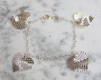Womens Vintage Estate Sterling Silver Heart Charm Bracelet 7.2g E4601