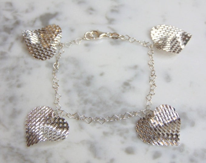 Womens Vintage Estate Sterling Silver Heart Charm Bracelet 7.2g E4601