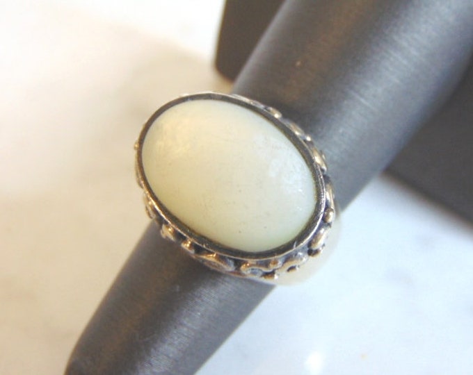 Womens Vintage Estate Sterling Silver Mother of Pearl Ring 10g E5618