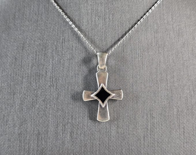 Womens Vintage Estate Sterling Silver Onyx Cross Pendant Necklace 5.0g E6601
