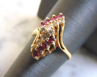 Womens Vintage Estate 10K Yellow Gold Diamond & Garnet Ring, 3.5g E816