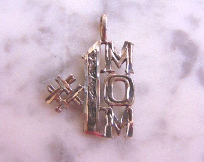 Women's Vintage Estate Sterling Silver "#1 MOM" Pendant 1.6g E4127