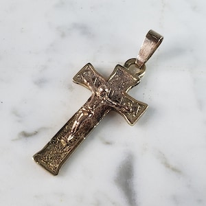 Vintage Estate 10K Yellow Gold Religious Cross Pendant 7.2g E6242