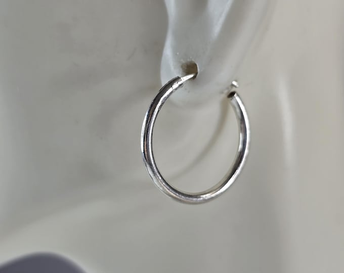 Womens Vintage Estate Sterling Silver Hoop Earrings 1.5g #E3812