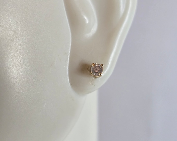 Pr 14K Yellow Gold .14ct Diamond Stud Earrings 0.8g E7111