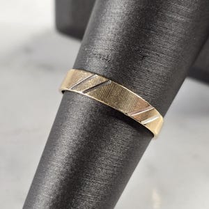 Womens Vintage Estate 14K Yellow Gold Band Ring 1.5g E1734