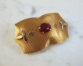 Vintage Estate 18K Yellow Gold Ruby Brooch 10.5g E3202