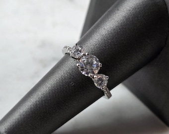 Womens Vintage Estate Sterling Silver Modernist CZ Ring 3.0g E3248