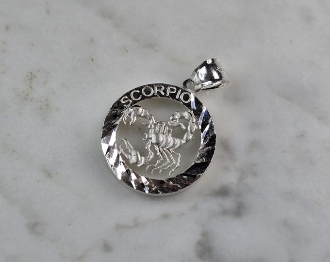 Womens Vintage Estate Sterling Silver Zodiac Scorpio Scorpion Pendant 4.1g E2394