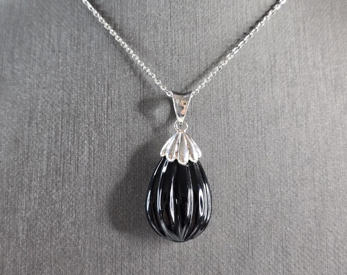 Womens Vintage Estate Sterling Silver Scalloped Onyx Pendant Necklace 6.5g E1142
