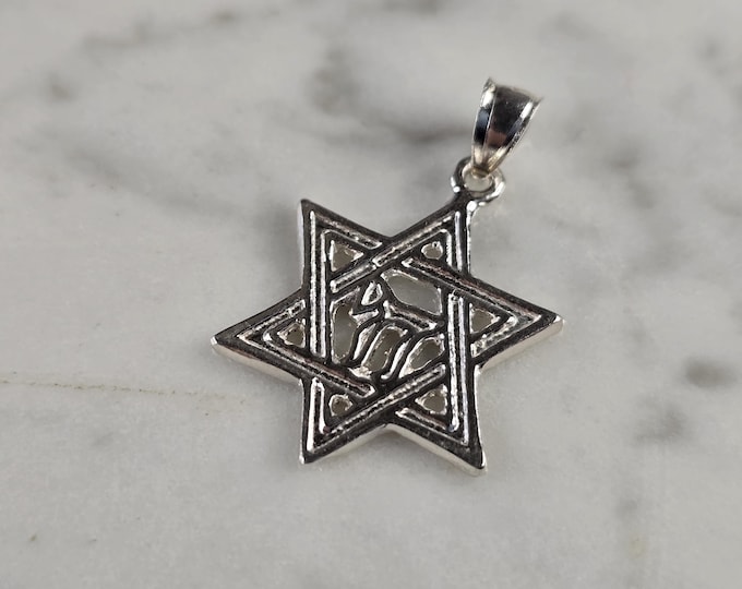 Sterling Silver Jewish Judaica Star of David Chai Pendant, 2.0g E2750