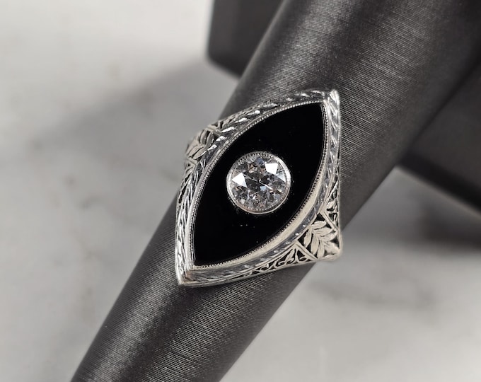 Womens Vintage Estate Platinum Onyx Diamond Ring, 4.7g E4839