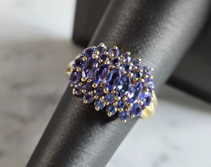 Womens Vintage Estate 14k Yellow Gold Iolite ? Ring 4.3g E7287
