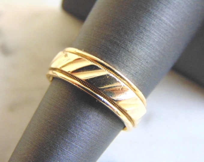 Vintage Estate 14K Yellow Gold Band Wedding Ring 5.6g E4013