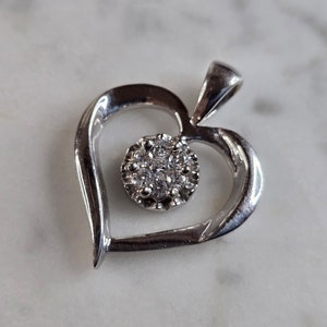 Womens Vintage Estate 14K White Gold Diamond Heart Pendant 3.3g E5396