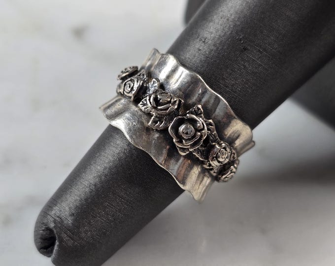 Womens Vintage Estate Sterling Silver Israel Floral Flower Band Ring 8.6g E3672