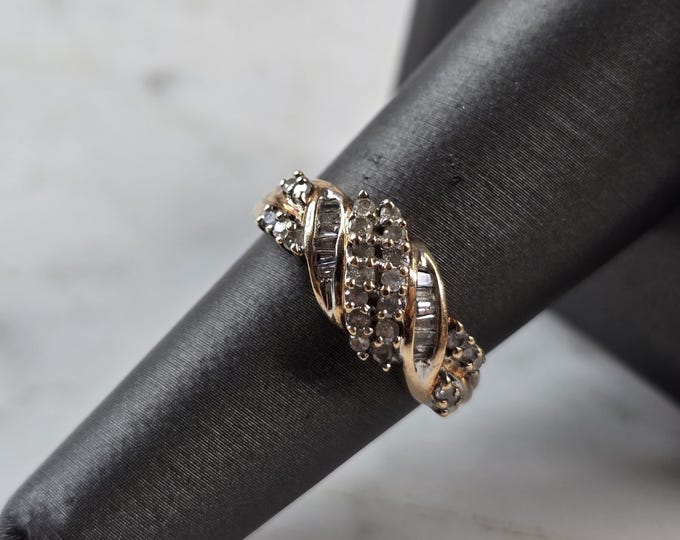Womens Vintage Estate 10K Yellow Gold Modernist Diamond Ring 3.5g E5193
