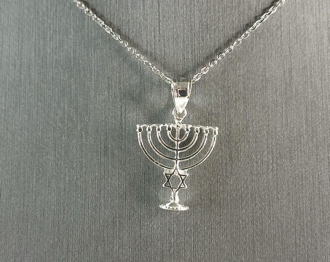 Womens Sterling Silver Jewish Judaica Hebrew Menorah Pendant Necklace 2.3g E4293