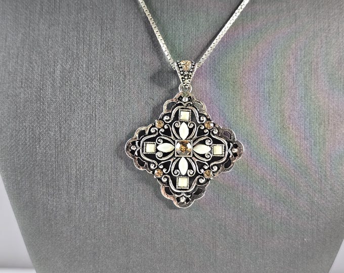 Womens Sterling Silver Necklace W/ Citrine ? Stone Pendant 18.7g E7294